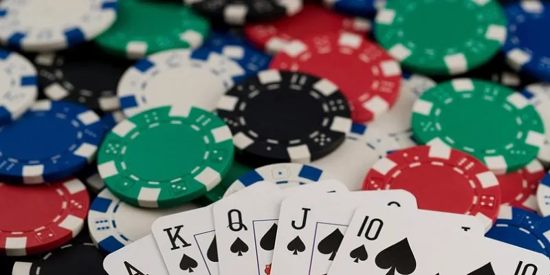 Bet thủ cần nắm được thuật ngữ Poker